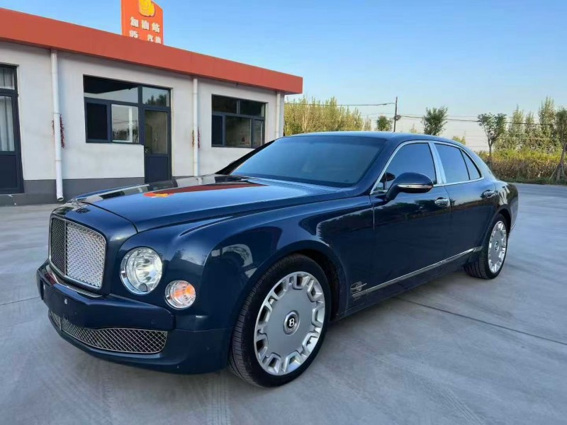 唐山15年宾利慕尚3