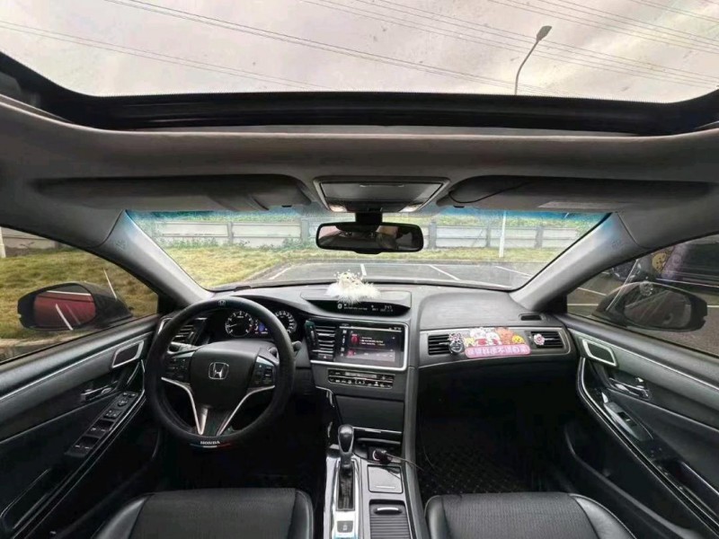 广州16年本田思铂睿7