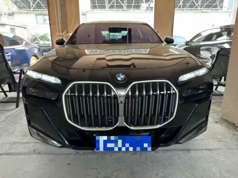 济宁24年宝马7系1