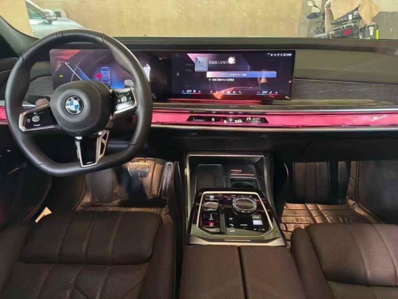 济宁24年宝马7系3