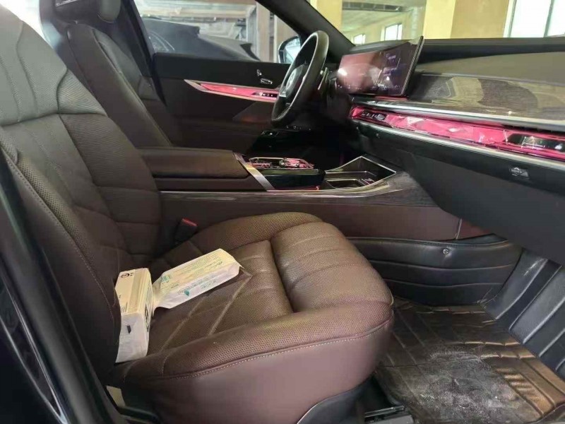 济宁24年宝马7系4