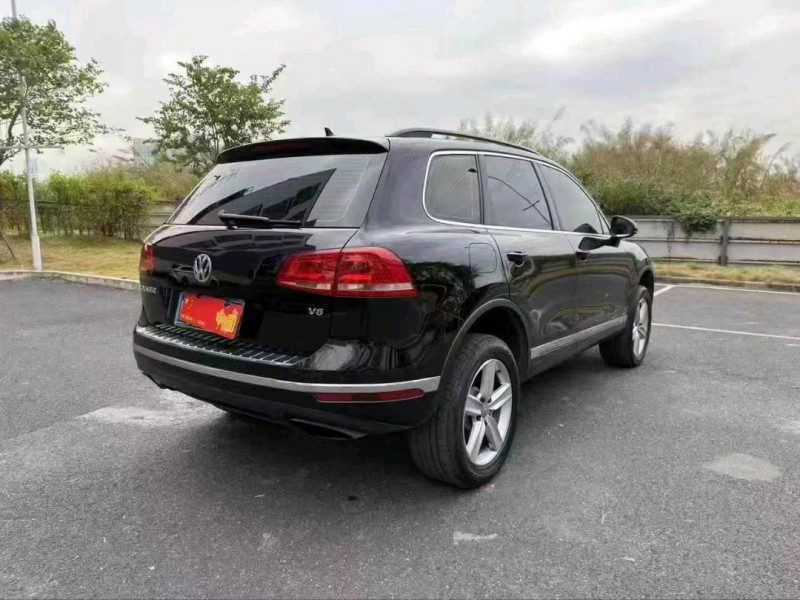 广州18年大众途锐8