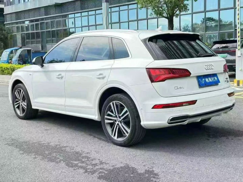 东莞20年奥迪Q58