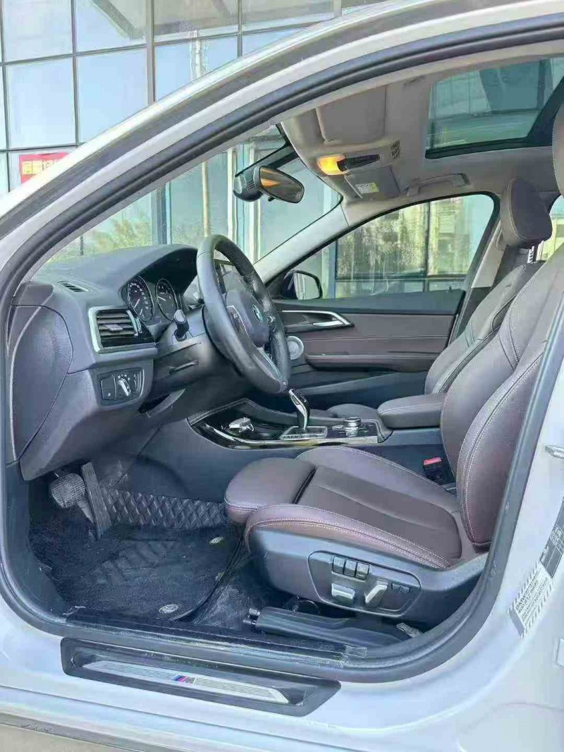 桂林23年宝马1系6