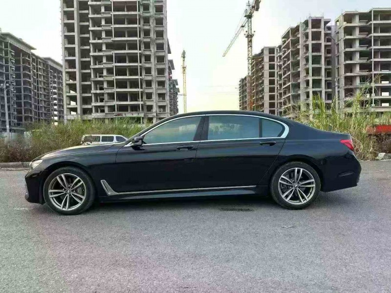 贵港19年宝马7系5