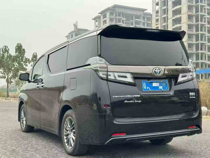 梧州22年丰田威尔法8