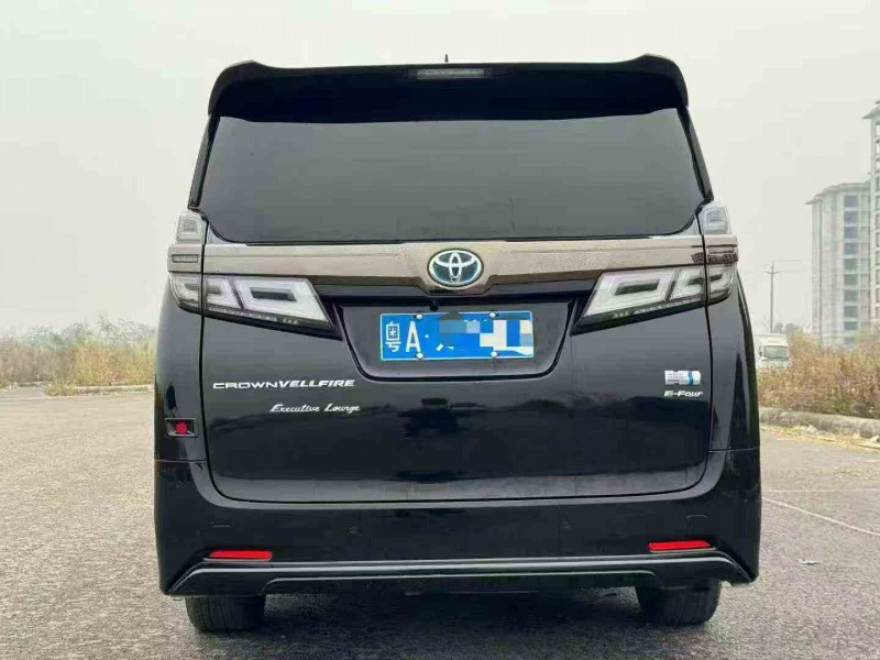 梧州22年丰田威尔法9