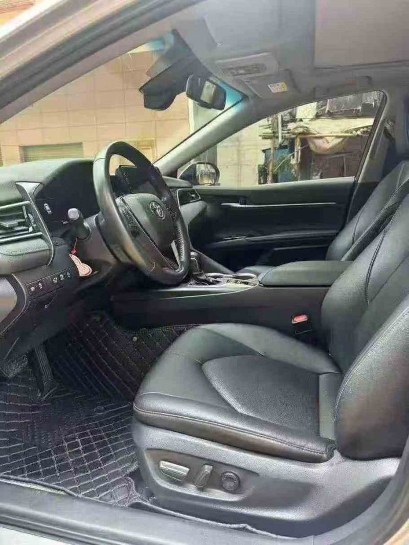 桂林22年丰田凯美瑞4