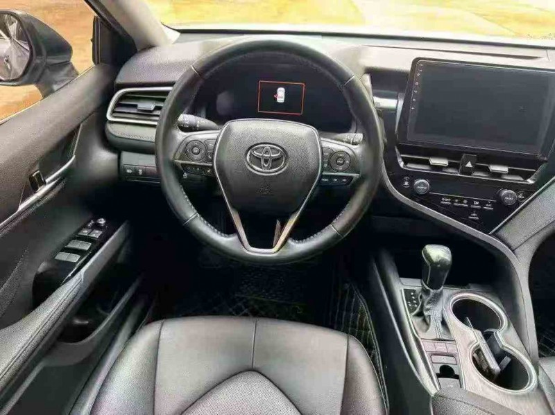 桂林22年丰田凯美瑞5