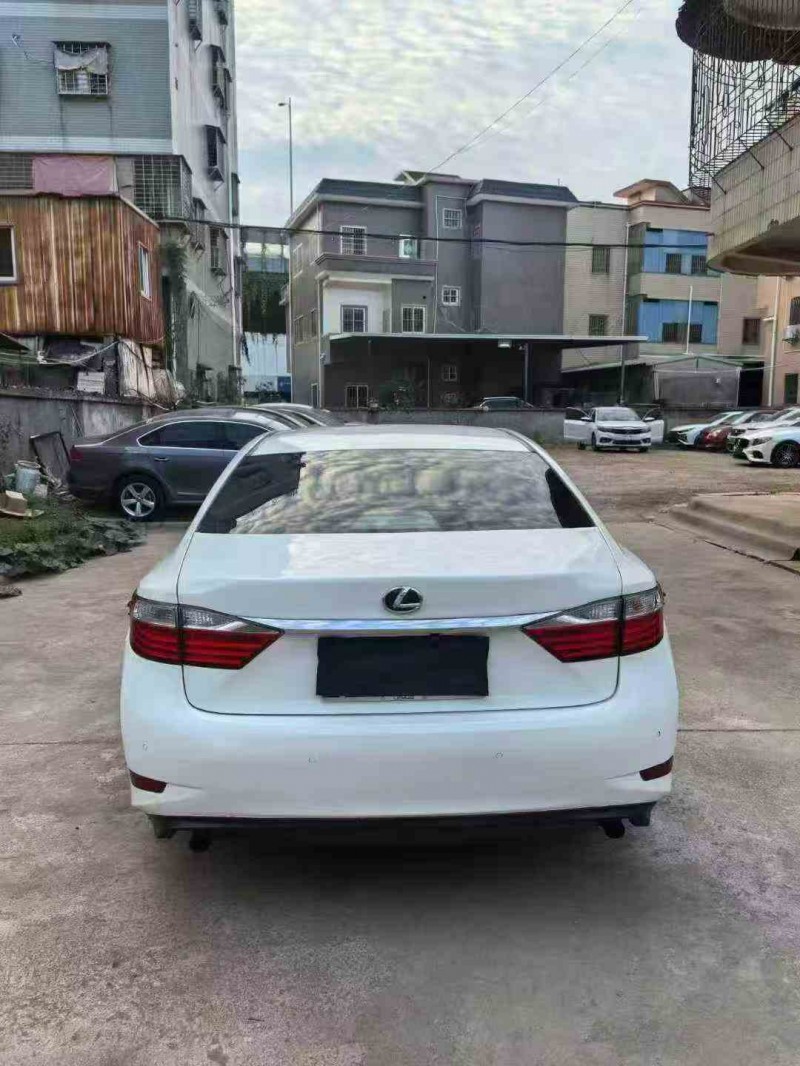 漳州13年雷克萨斯ES8