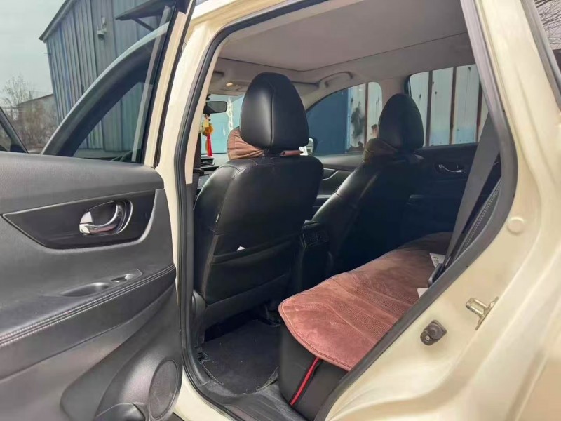 菏泽17年日产奇骏4