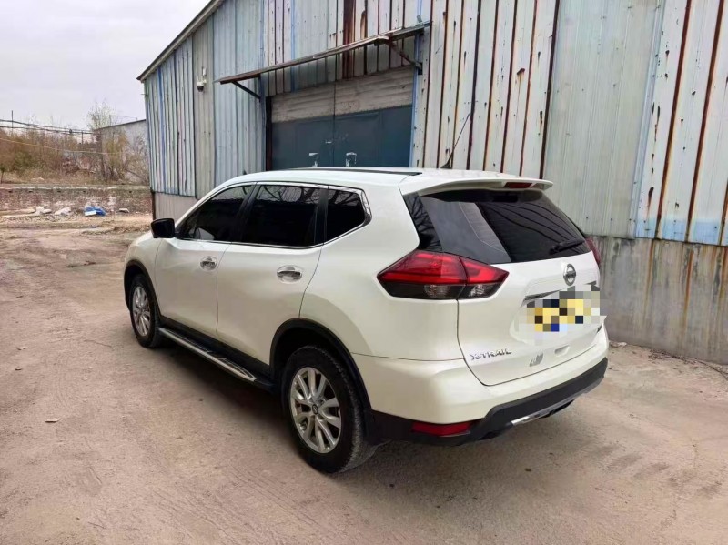 菏泽17年日产奇骏7