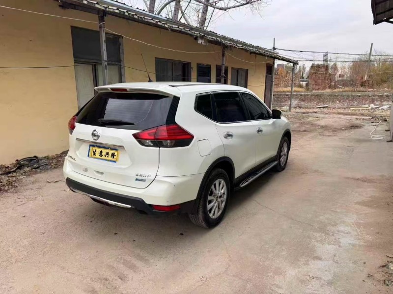 菏泽17年日产奇骏8