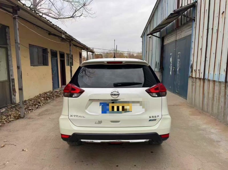 菏泽17年日产奇骏9