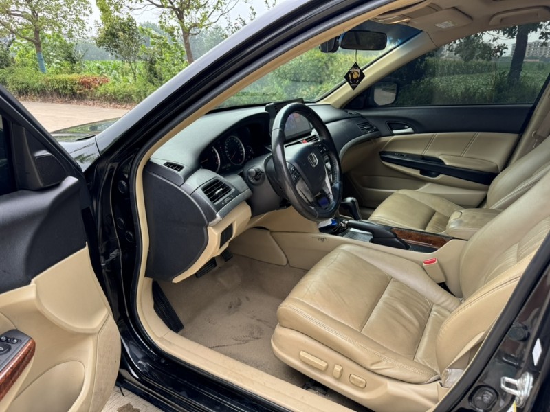 盐城11年本田雅阁6