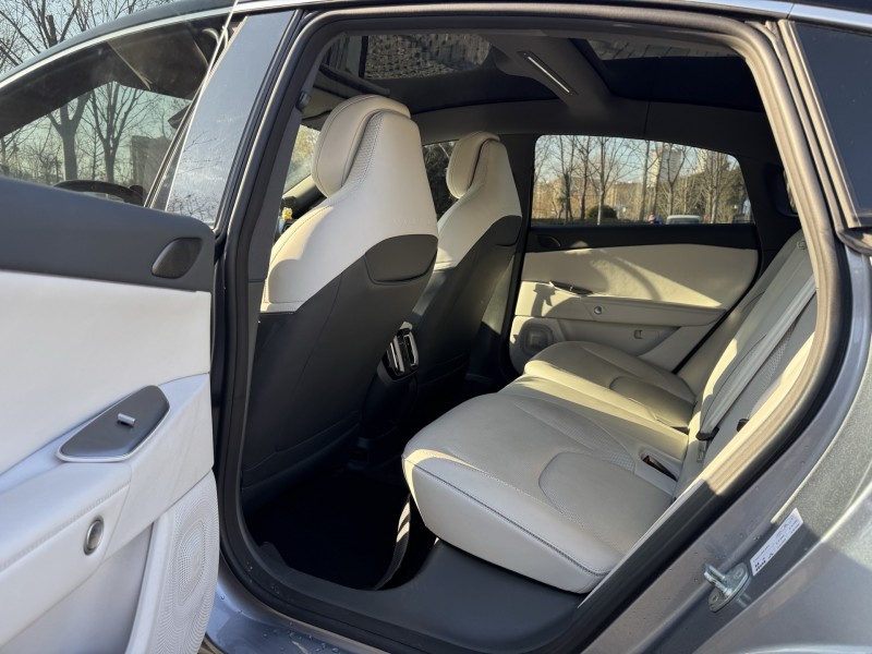 盐城24年极狐汽车阿尔法7