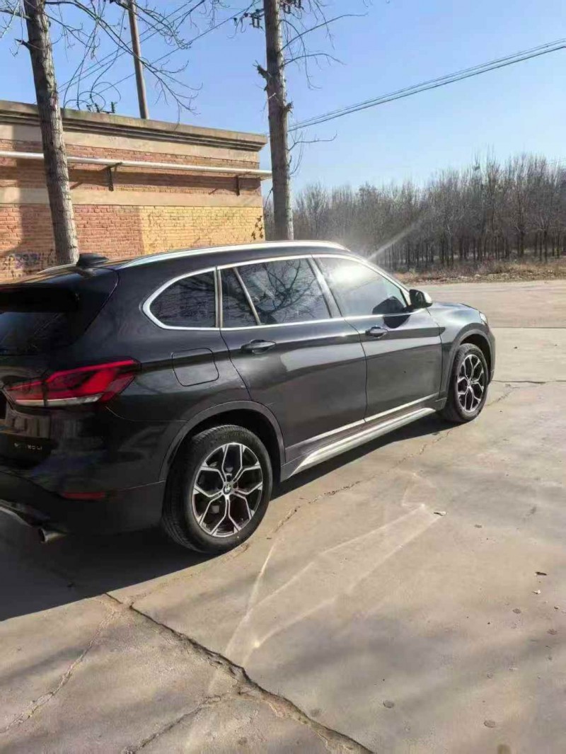 保定21年宝马X13