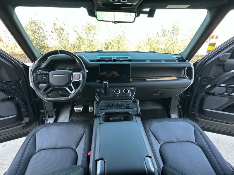 徐州23年路虎卫士7