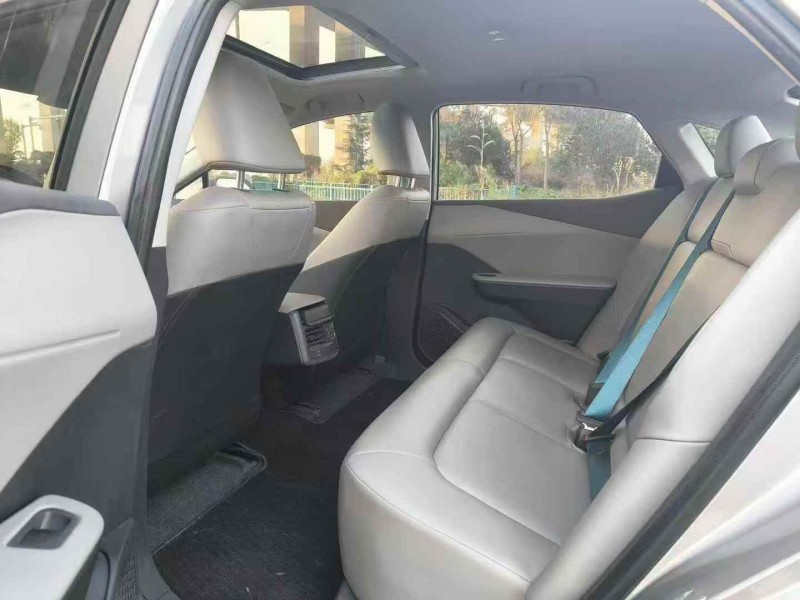 济宁24年丰田BZ3Pro5