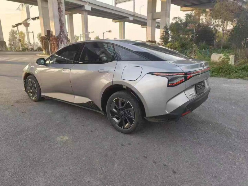 济宁24年丰田BZ3Pro7