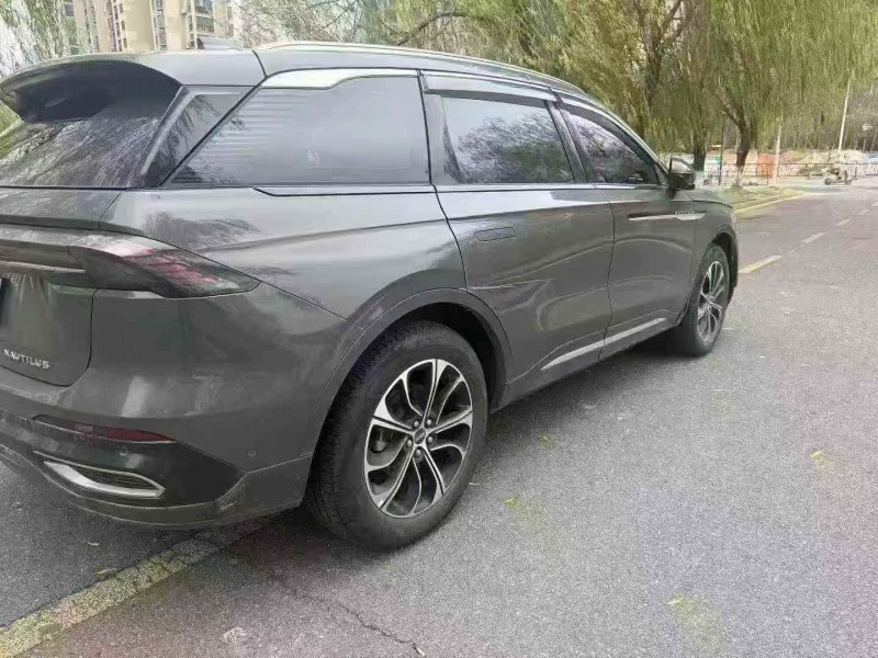 新余23年林肯航海家8