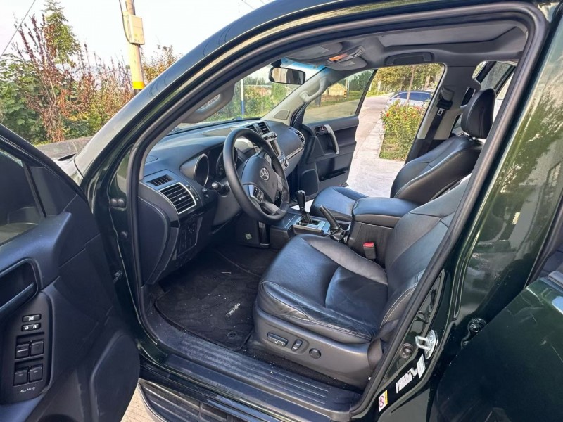 徐州17年丰田普拉多4