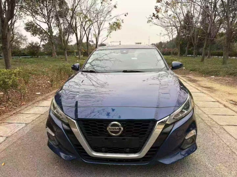 赣州19年日产天籁1