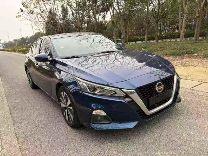 赣州19年日产天籁2