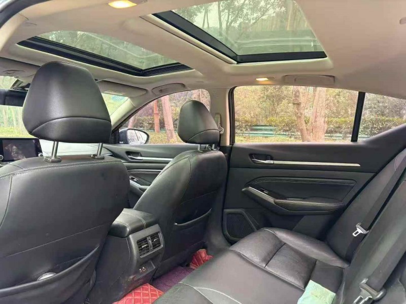 赣州19年日产天籁5