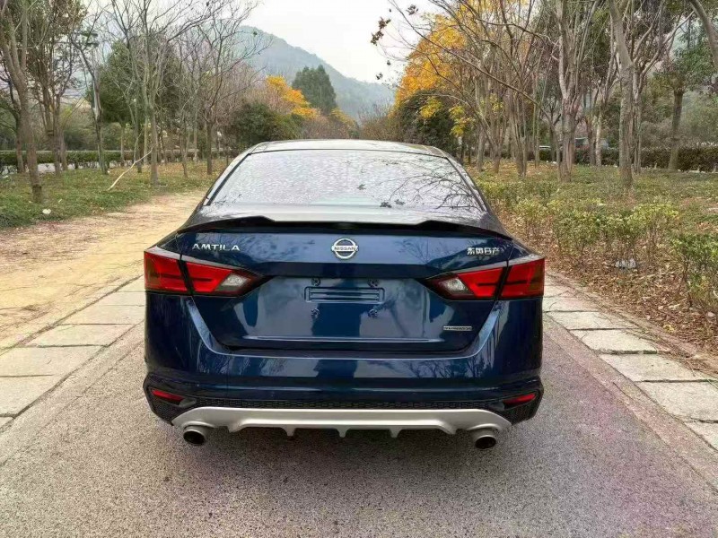 赣州19年日产天籁9