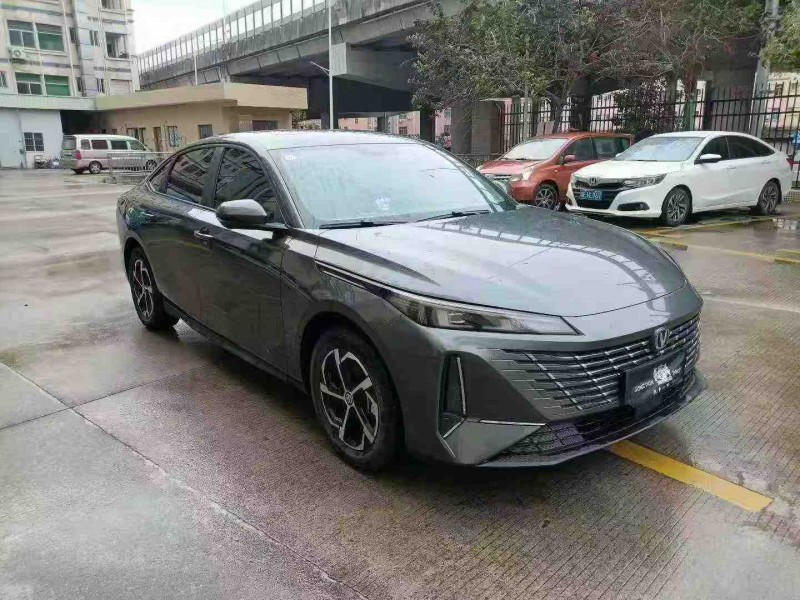 东莞25年长安汽车逸动2