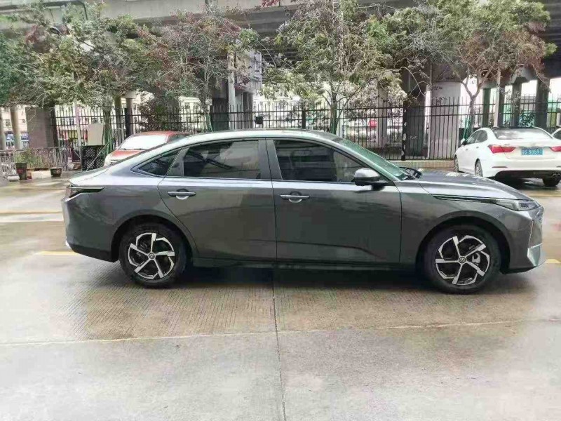 东莞25年长安汽车逸动7