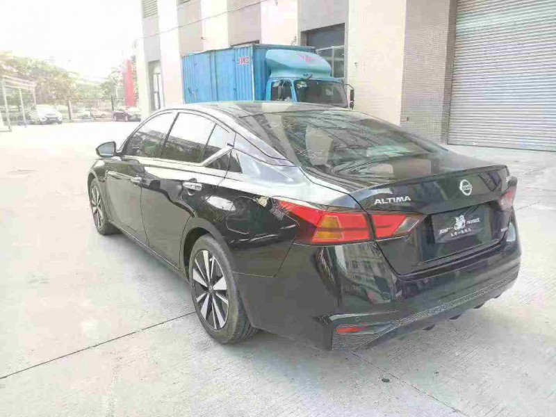 东莞22年日产天籁8