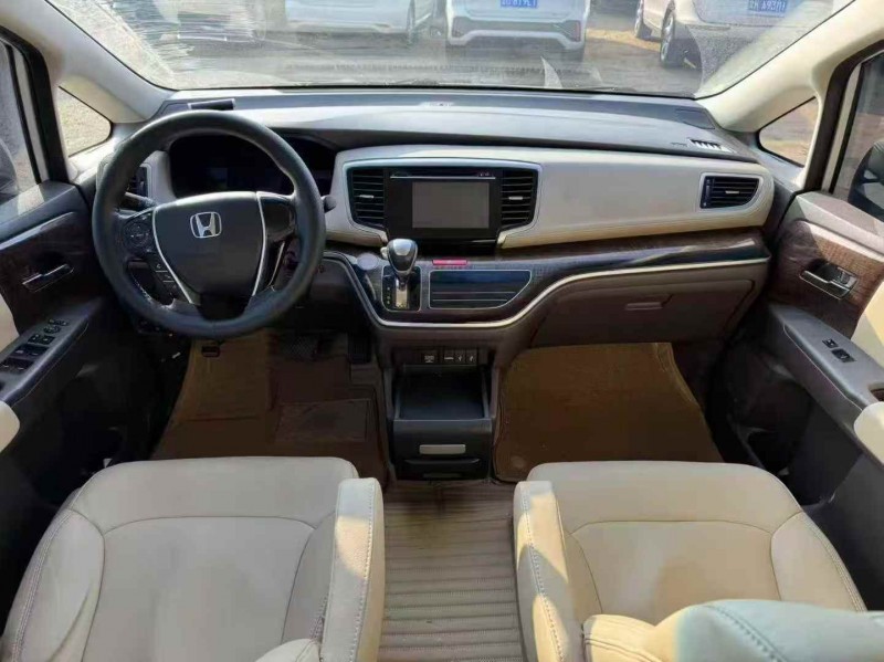 济宁18年本田奥德赛5