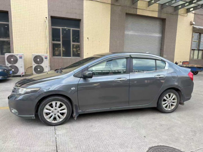 东莞13年本田锋范2