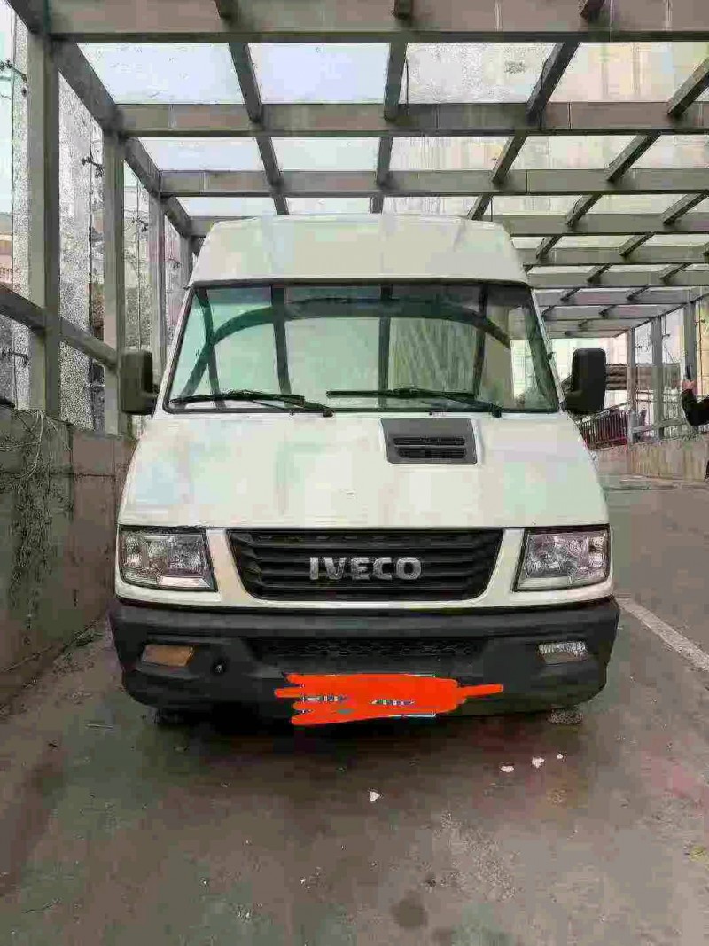 襄阳20年依维柯得意1