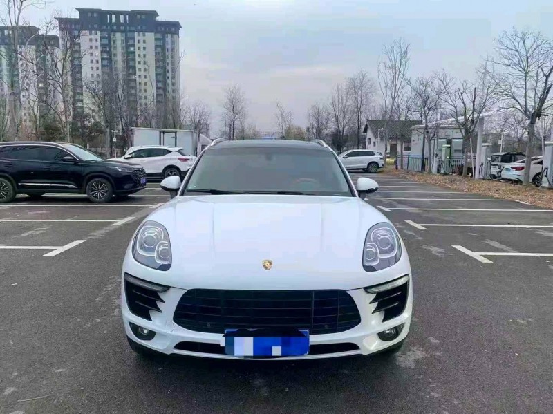 东营17年保时捷Macan1