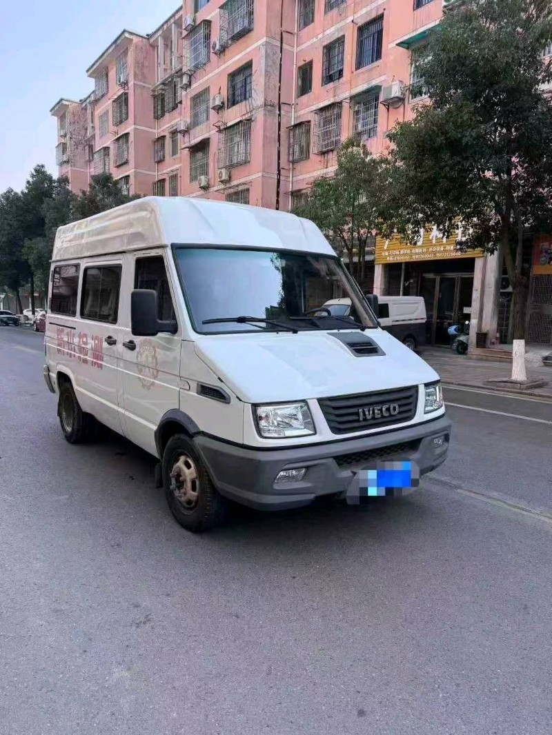 长沙20年依维柯得意2