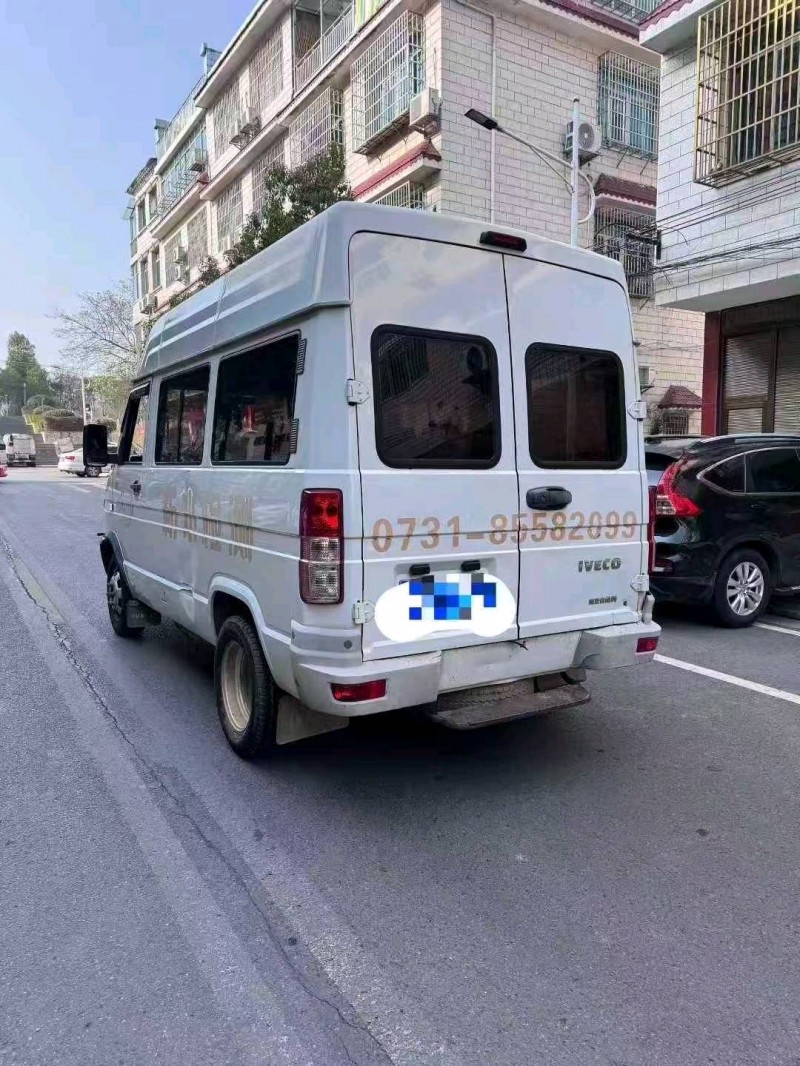 长沙20年依维柯得意7