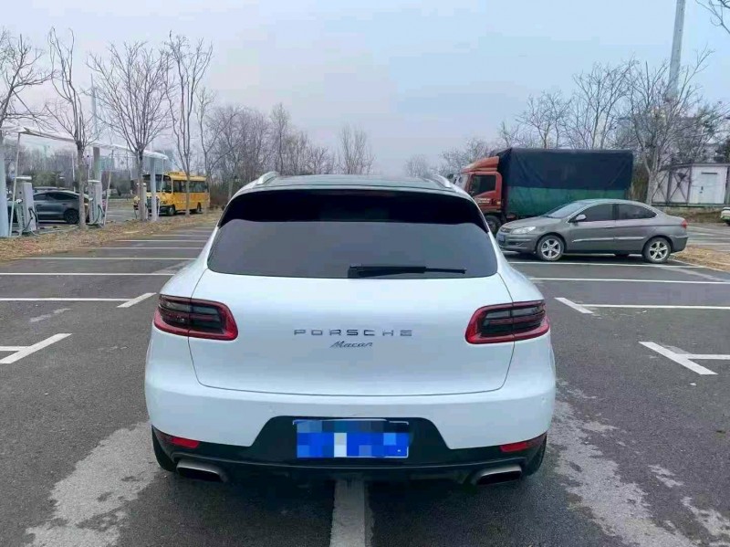 东营17年保时捷Macan9