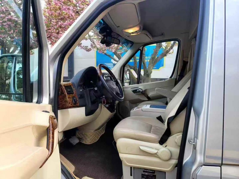 枣庄17年奔驰斯宾特4