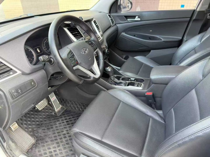 东莞18年现代途胜4