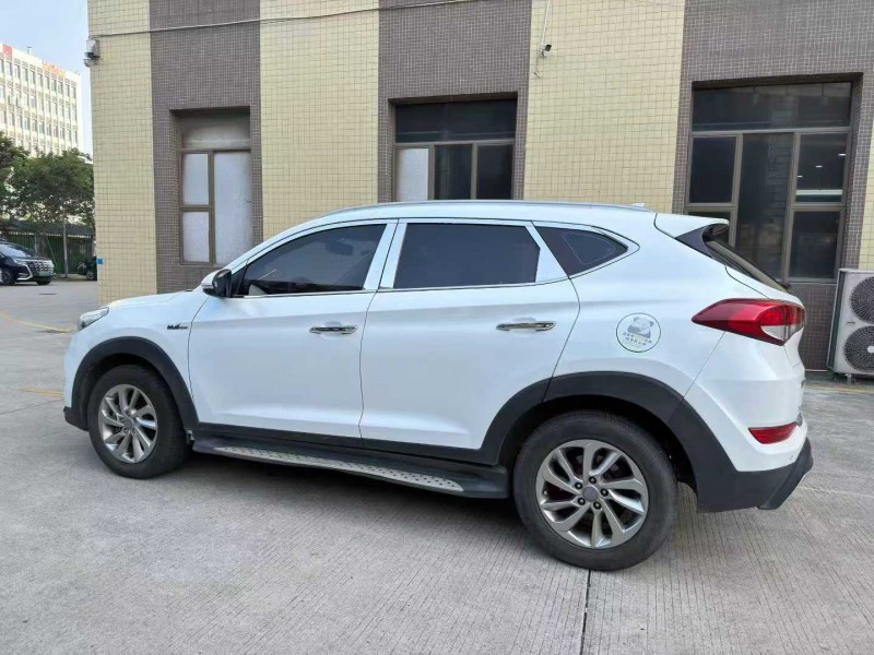 东莞18年现代途胜8