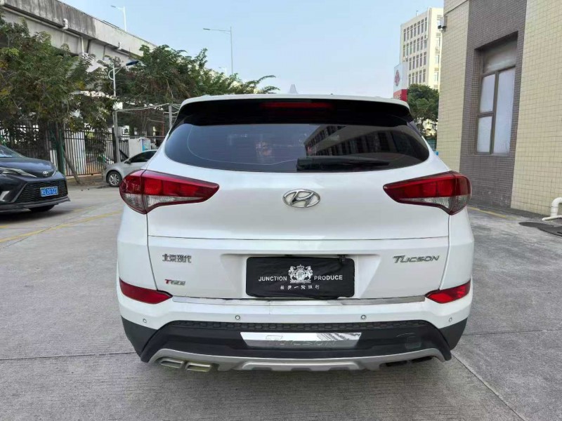 东莞18年现代途胜9