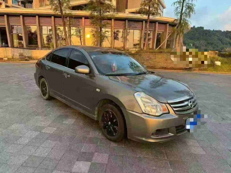 广州16年日产轩逸2