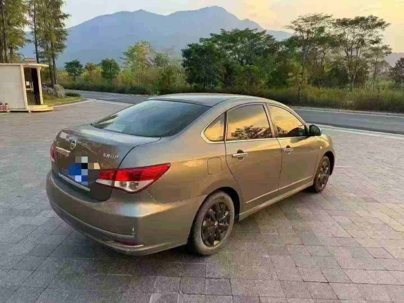 广州16年日产轩逸6