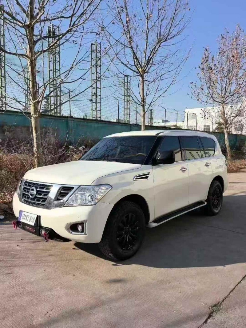 青岛17年日产途乐2