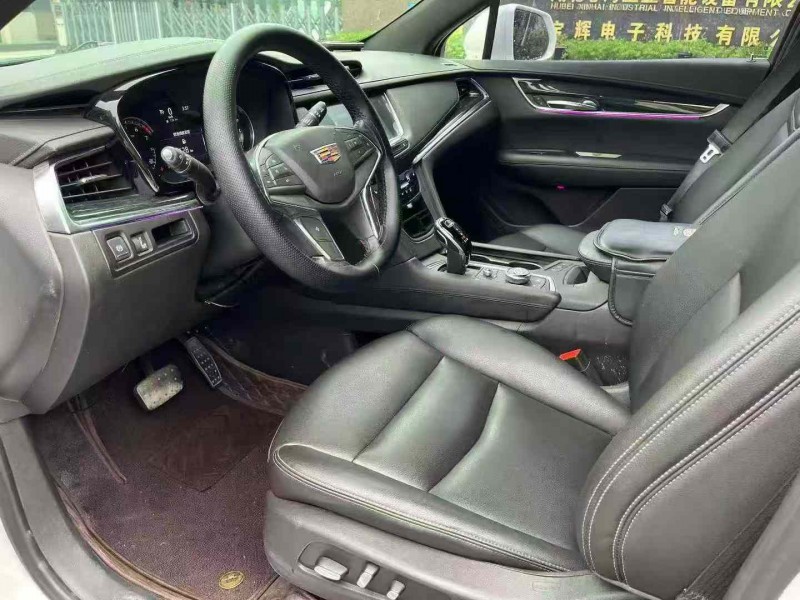 襄阳21年凯迪拉克XT54
