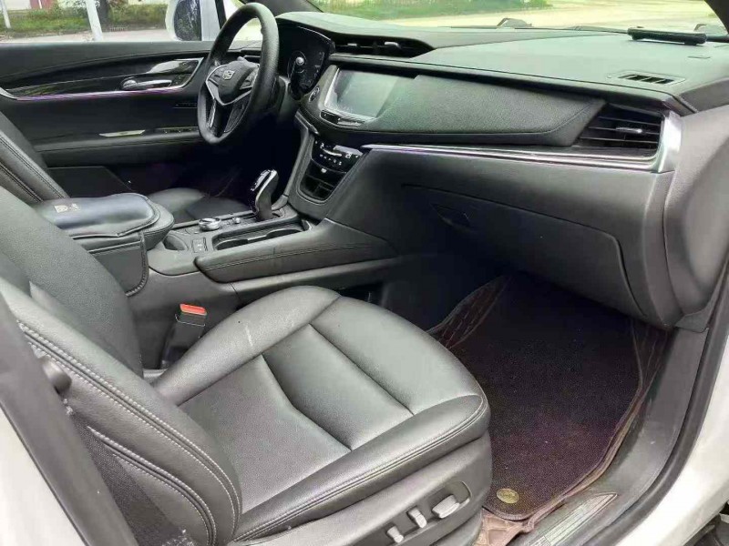 襄阳21年凯迪拉克XT56
