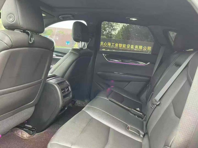 襄阳21年凯迪拉克XT57